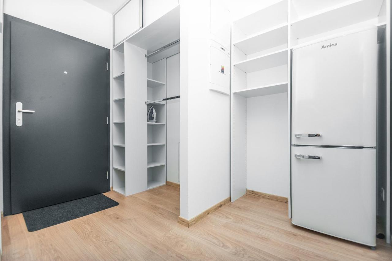 City Center Apartment - Modern & Elegant ブラチスラヴァ エクステリア 写真