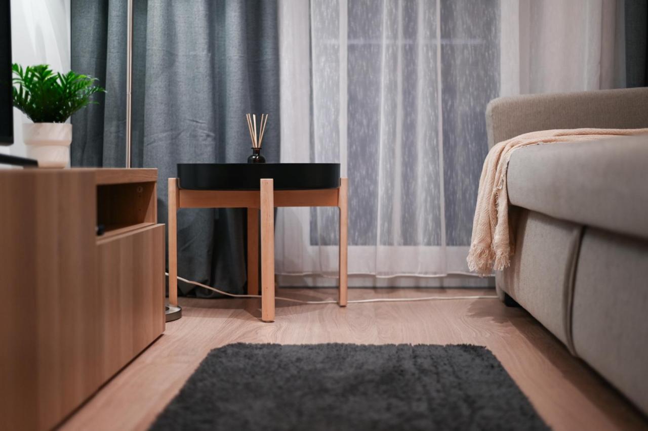 City Center Apartment - Modern & Elegant ブラチスラヴァ エクステリア 写真