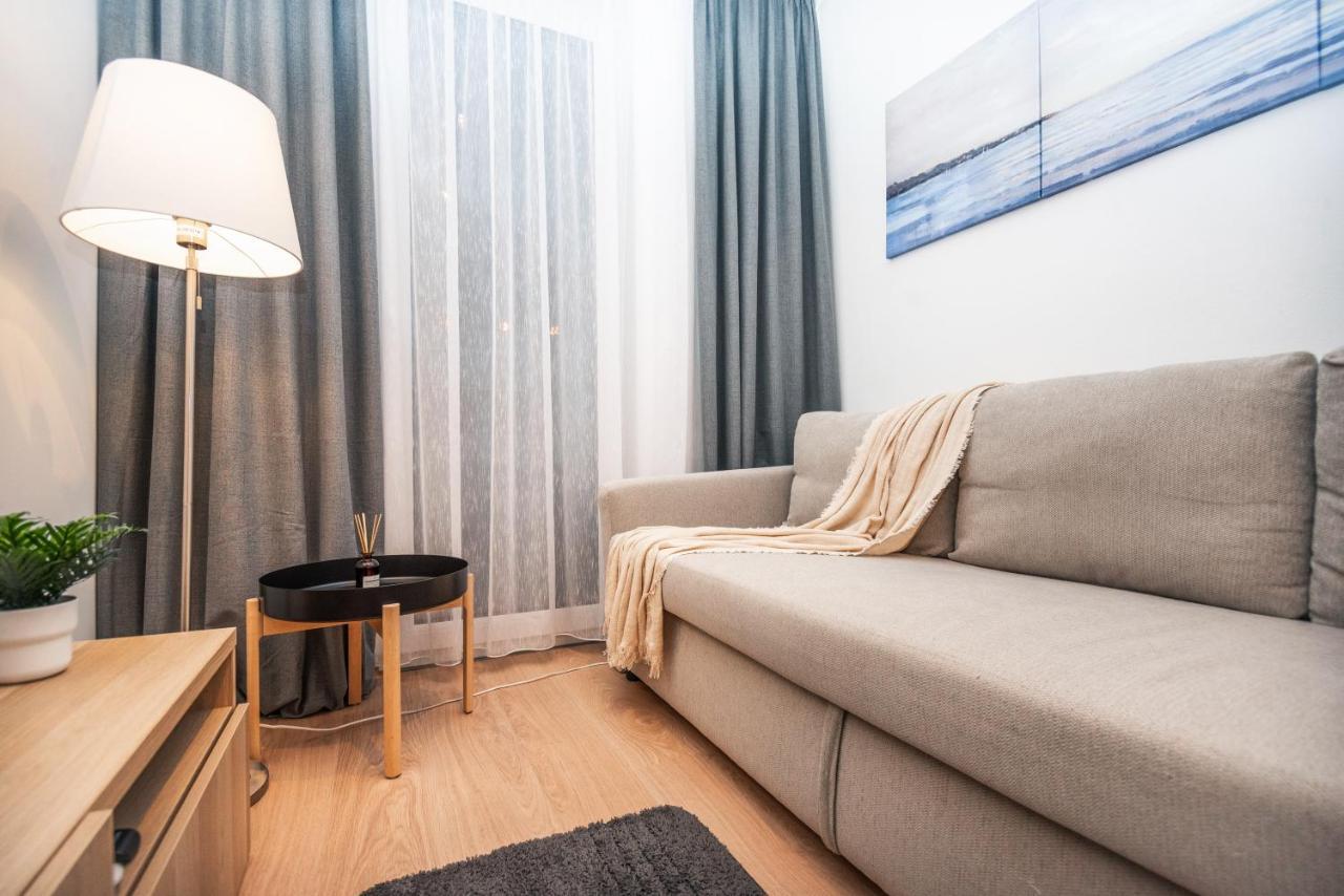 City Center Apartment - Modern & Elegant ブラチスラヴァ エクステリア 写真