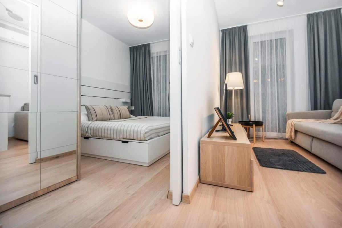 City Center Apartment - Modern & Elegant ブラチスラヴァ エクステリア 写真